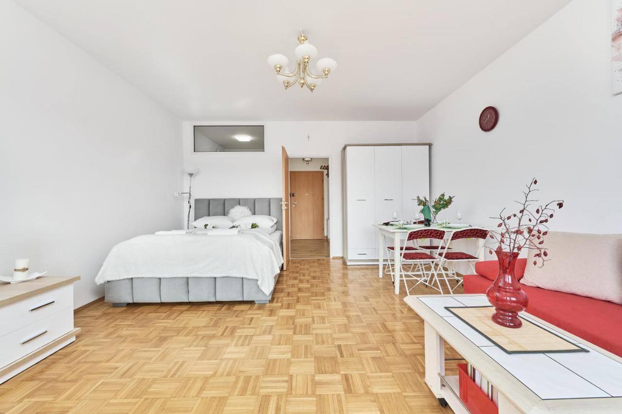 Apartments Wroclaw Legnicka By Noclegi Renters Exterior photo